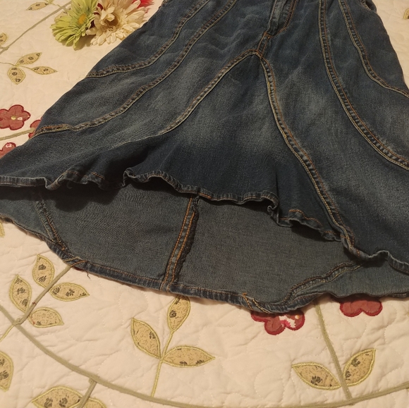 ✨Girls Denim skirt med/ small✨ - Picture 2 of 9